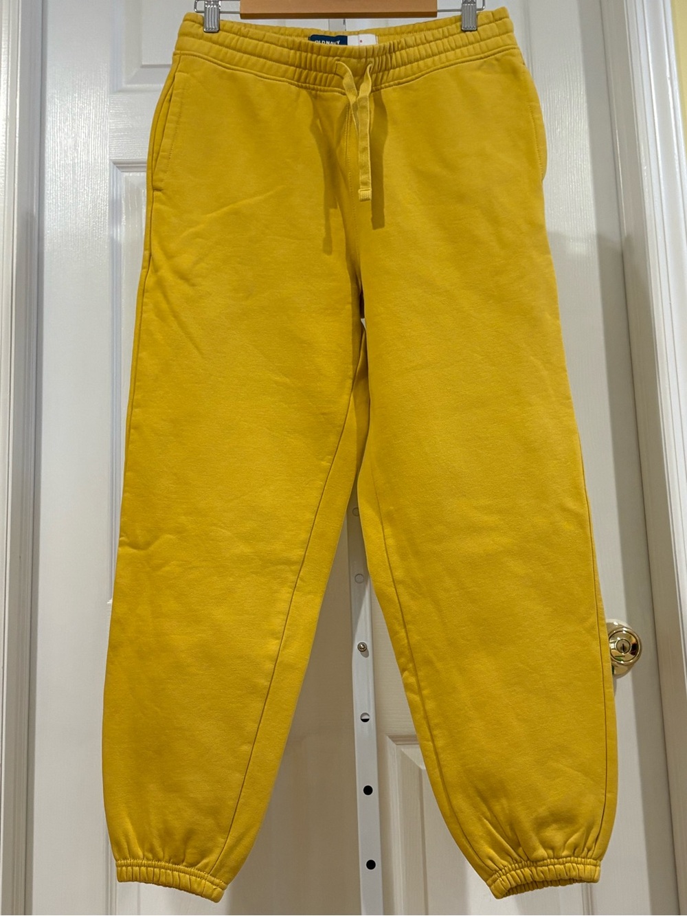 NWOT Men’s Old Navy Yellow oversized Joggers small